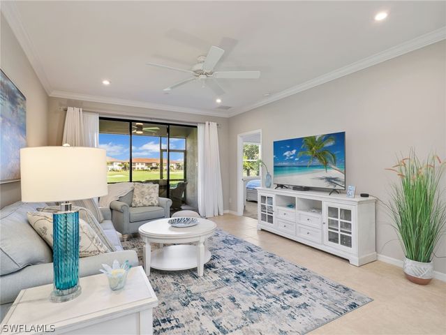 9394 Pocida CT 104, Naples, FL 34119