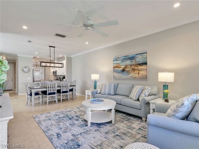 9394 Pocida CT 104, Naples, FL 34119