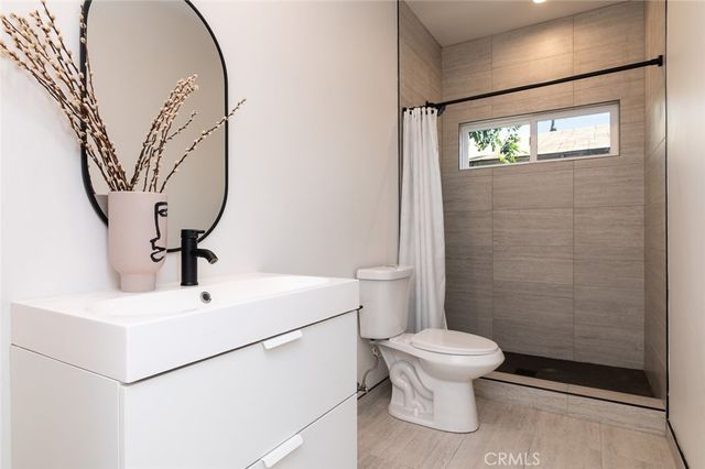 606 W Dryden A, Glendale, CA 91202