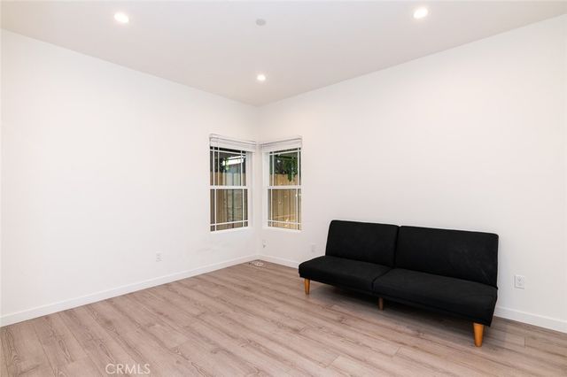 606 W Dryden A, Glendale, CA 91202