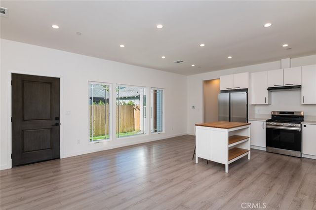 606 W Dryden A, Glendale, CA 91202