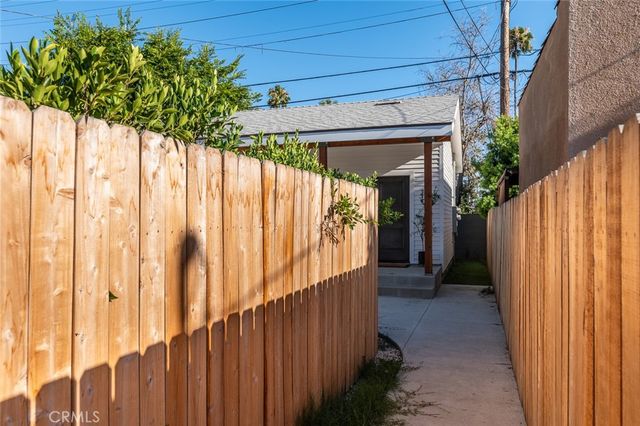 606 W Dryden A, Glendale, CA 91202