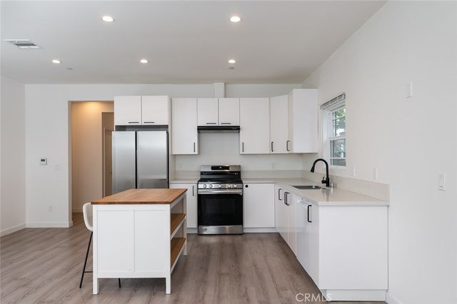 606 W Dryden A, Glendale, CA 91202