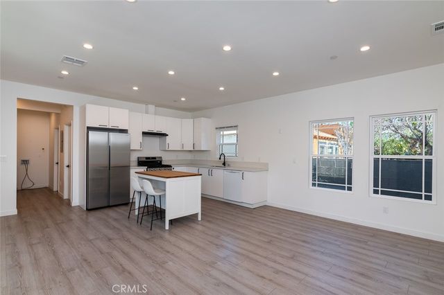 606 W Dryden A, Glendale, CA 91202