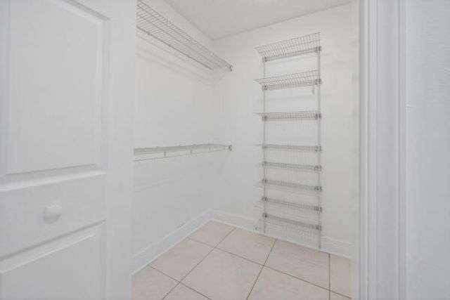 5510 W Castlegate Avenue, Davie, FL 33331