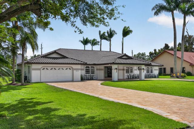 5510 W Castlegate Avenue, Davie, FL 33331