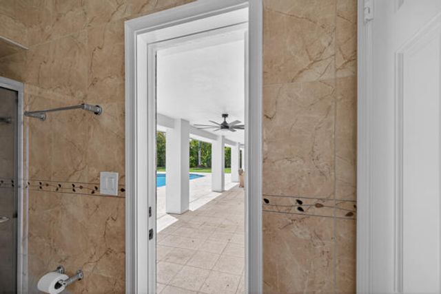 5510 W Castlegate Avenue, Davie, FL 33331