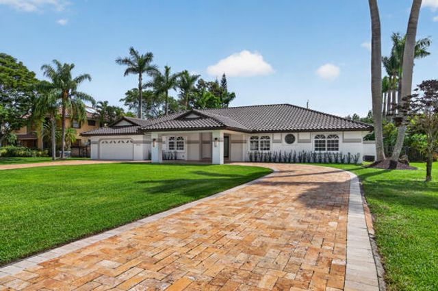 5510 W Castlegate Avenue, Davie, FL 33331