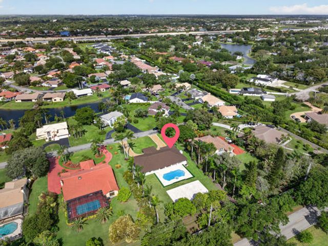 5510 W Castlegate Avenue, Davie, FL 33331