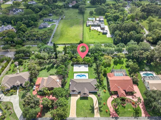 5510 W Castlegate Avenue, Davie, FL 33331