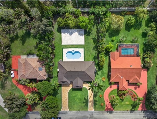 5510 W Castlegate Avenue, Davie, FL 33331