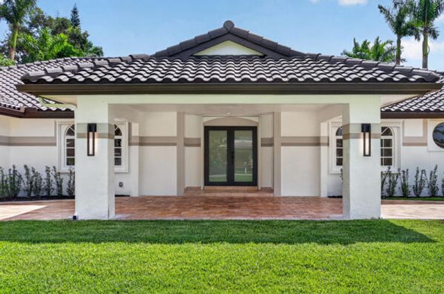 5510 W Castlegate Avenue, Davie, FL 33331