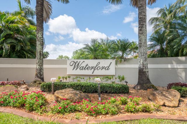 5510 W Castlegate Avenue, Davie, FL 33331