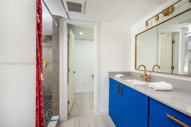 10954 SW 157th Ter 2, Miami, FL 33157