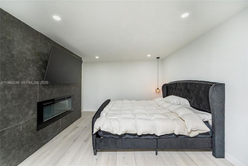 10954 SW 157th Ter 2, Miami, FL 33157