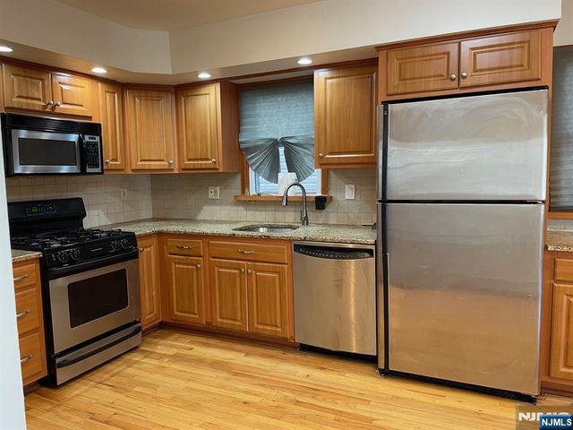 3 Ann Street 1f, Harrison, NJ 07029