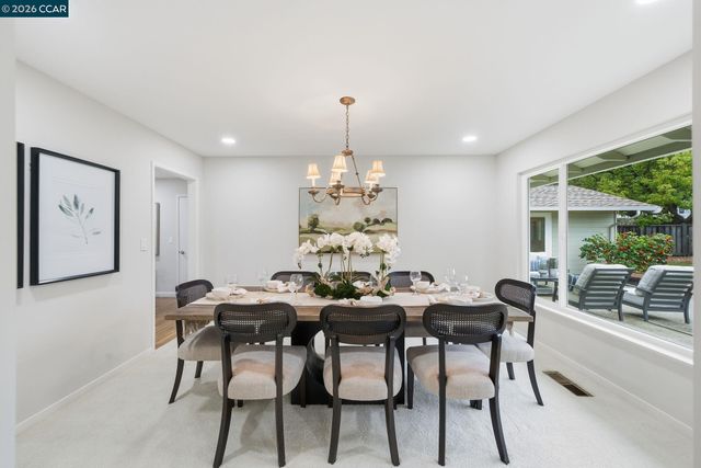 348 Del Amigo Rd, Danville, CA 94526