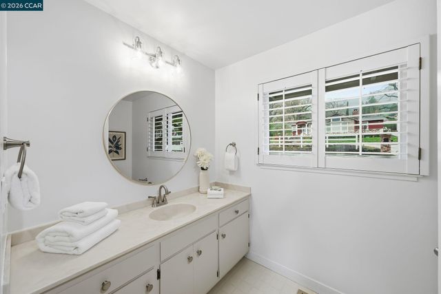 348 Del Amigo Rd, Danville, CA 94526