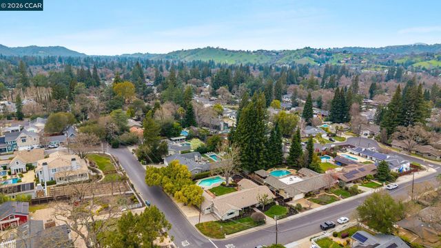 348 Del Amigo Rd, Danville, CA 94526