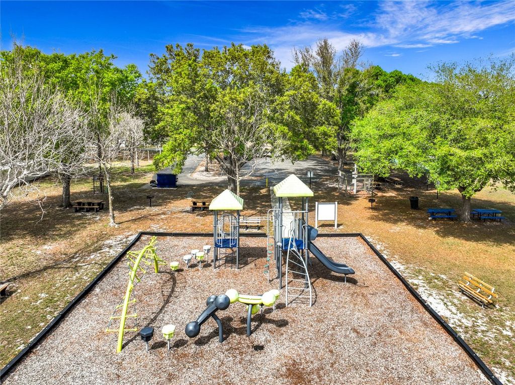 Image 57 of property listing at 11500 CHESTFIELD COURT, Orlando, FL 32837