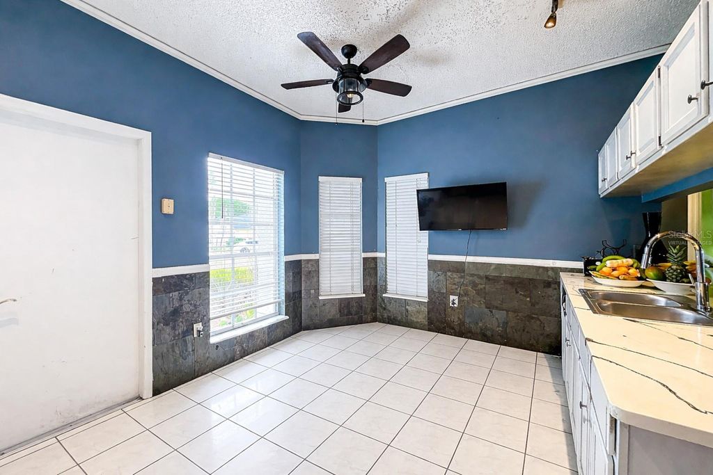 Image 9 of property listing at 11500 CHESTFIELD COURT, Orlando, FL 32837