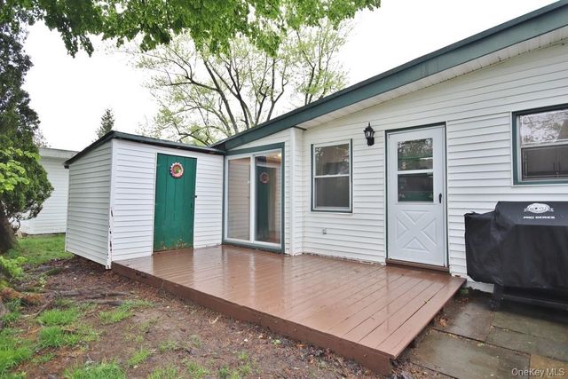 19 Crescent Circle, Rock Hill, NY 12775