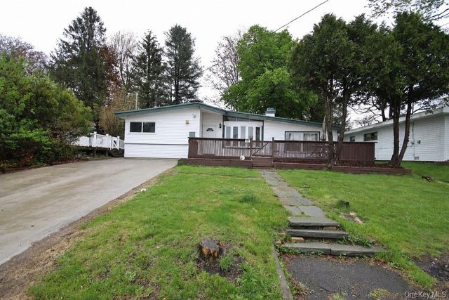 19 Crescent Circle, Rock Hill, NY 12775