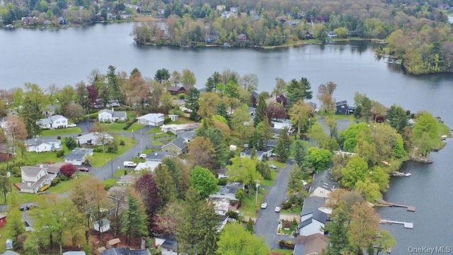 19 Crescent Circle, Rock Hill, NY 12775