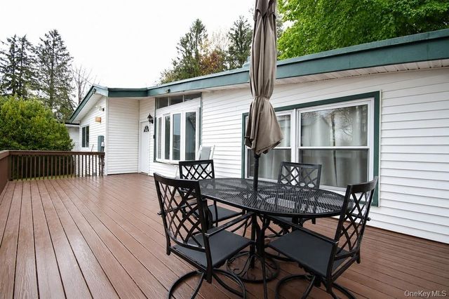 19 Crescent Circle, Rock Hill, NY 12775