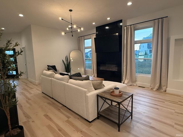 575 Sandringham Pass, Fort Wayne, IN 46845