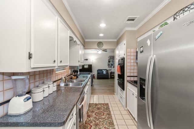 2114 Savanna Court S, League City, TX 77573