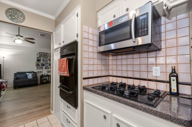 2114 Savanna Court S, League City, TX 77573