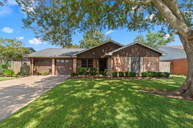 2114 Savanna Court S, League City, TX 77573