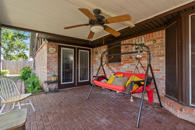 2114 Savanna Court S, League City, TX 77573