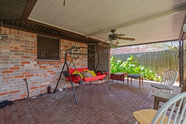 2114 Savanna Court S, League City, TX 77573