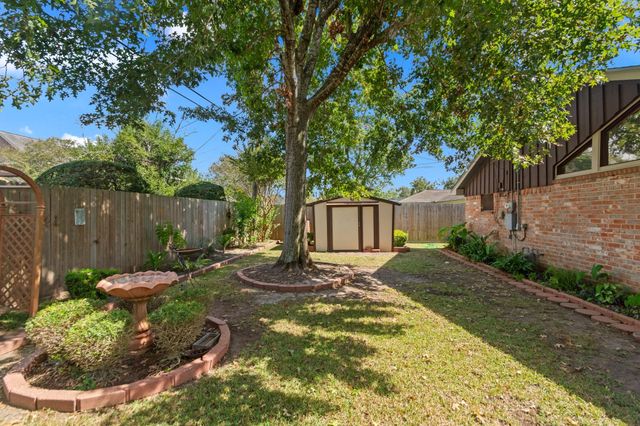 2114 Savanna Court S, League City, TX 77573