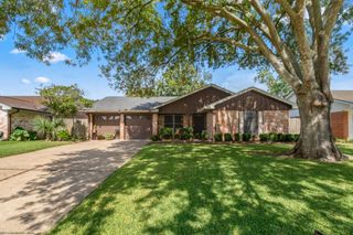 2114 Savanna Court S, League City, TX 77573