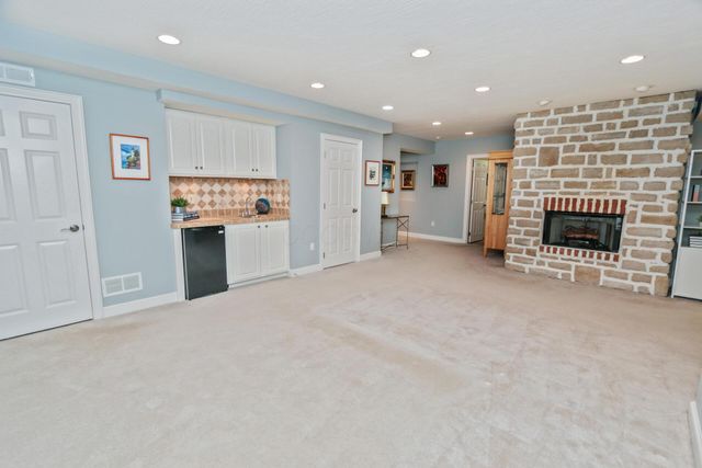 2121 Tucker Trail, Lewis Center, OH 43035