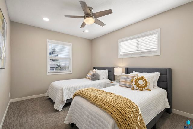 1501 S Gary Dr Drive, Sioux Falls, SD 57103