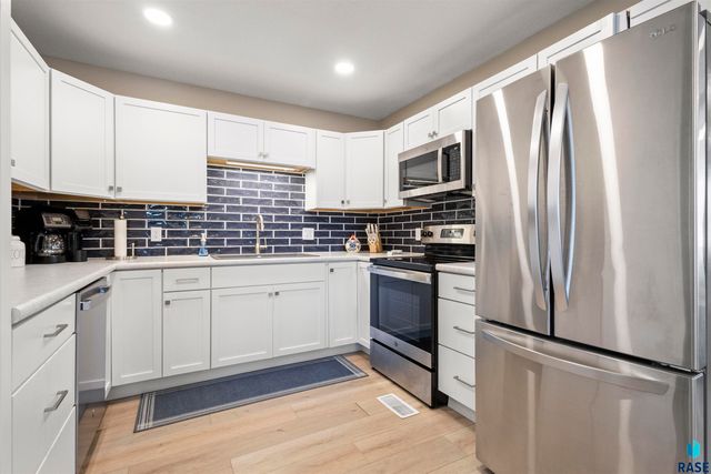 1501 S Gary Dr Drive, Sioux Falls, SD 57103
