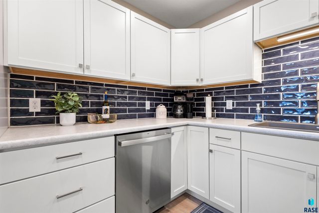 1501 S Gary Dr Drive, Sioux Falls, SD 57103