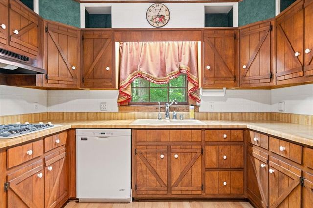 1996 Thomas Road, Canton, GA 30115