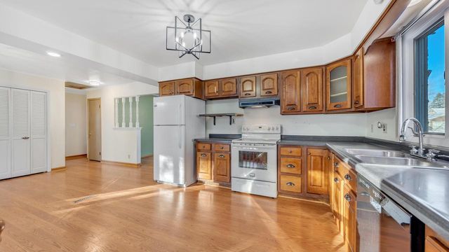 517 Richmond AVENUE, Sheboygan Falls, WI 53085