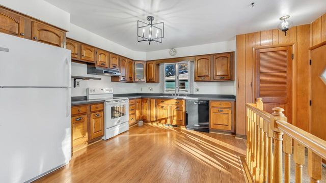 517 Richmond AVENUE, Sheboygan Falls, WI 53085