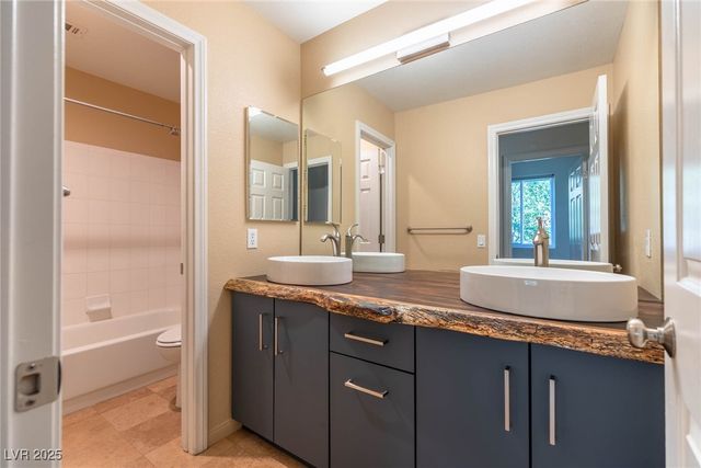 264 Chestnut Ridge Circle, Henderson, NV 89012