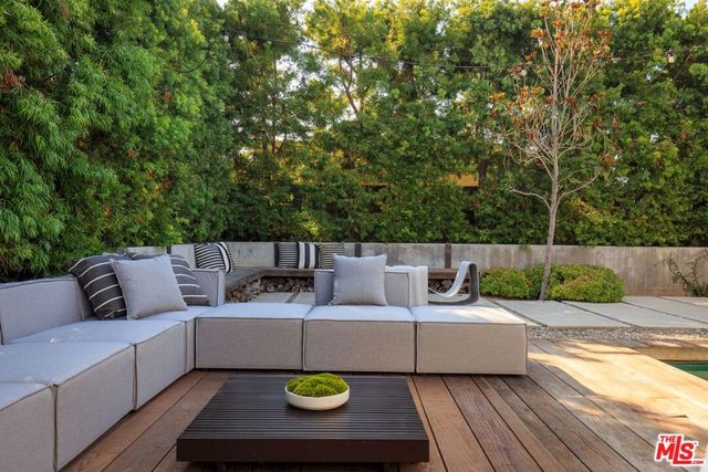 507 N Lucerne Boulevard, Los Angeles, CA 90004