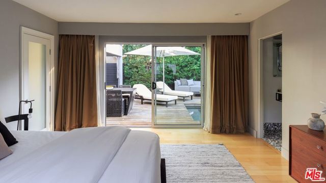 507 N Lucerne Boulevard, Los Angeles, CA 90004