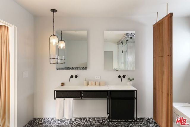 507 N Lucerne Boulevard, Los Angeles, CA 90004