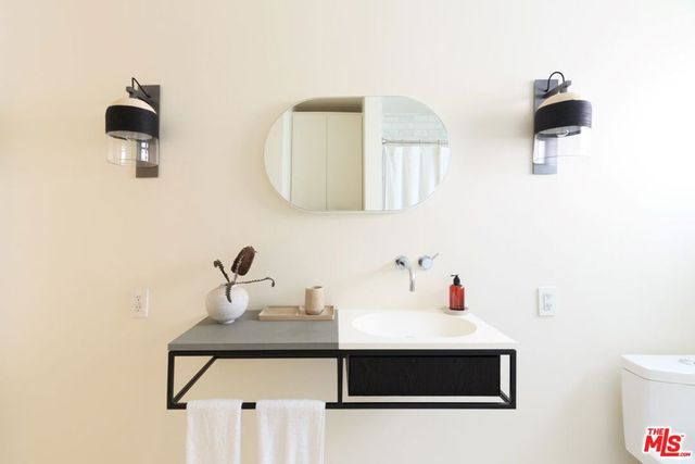 507 N Lucerne Boulevard, Los Angeles, CA 90004