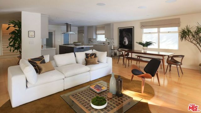 507 N Lucerne Boulevard, Los Angeles, CA 90004